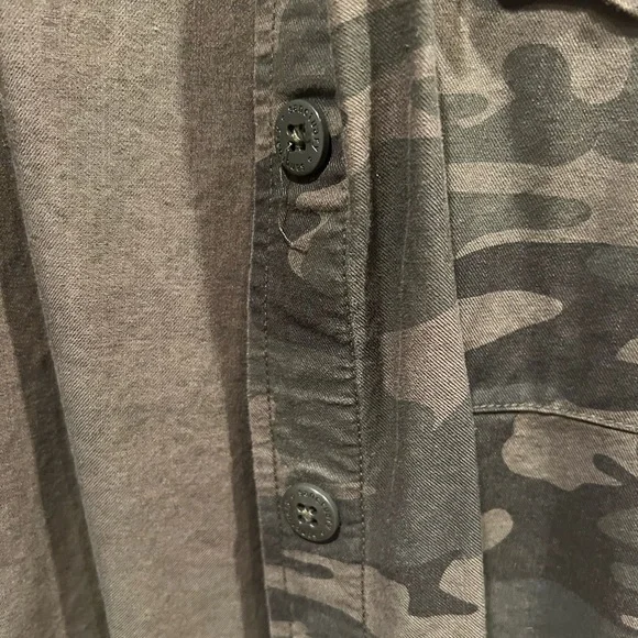 NWOT-Sanctuary Camouflage denim jacket - Picture 4 of 6